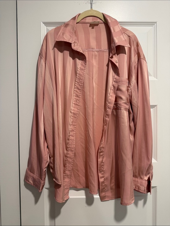Dee Elly Tops - Relaxed Button-Down Shirt in Dusty Rose